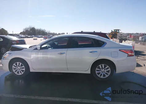 2014 Nissan Altima 2.5/2.5 S/2.5 Sl/2.5 Sv z USA, uszkodzony, nr VIN 1N4AL3AP5EN381238